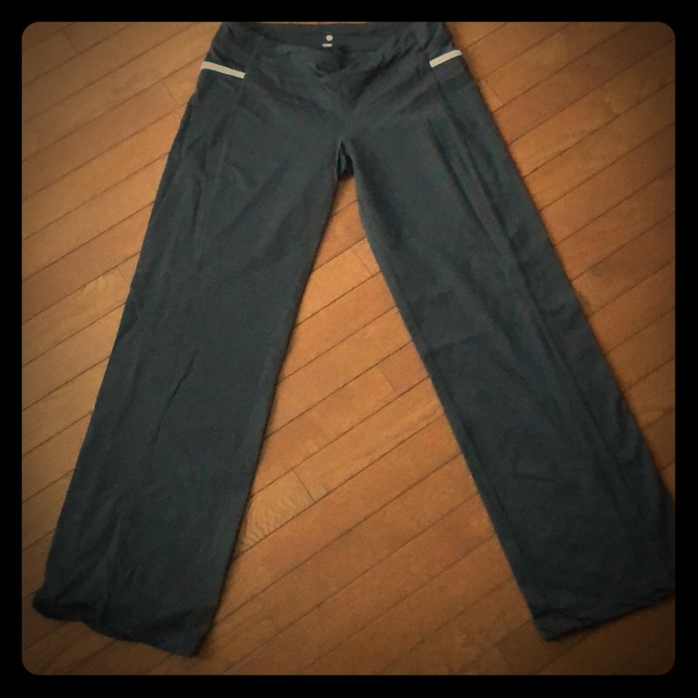Lululemon pants size 6